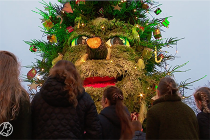 HVN - Pratende kerstboom betovert kinderen in Prinsenbeek: 'We hebben Breda overtroffen'
